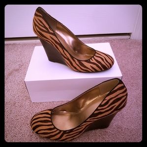 BCBG Animal Print Wedge Heel Sz 11